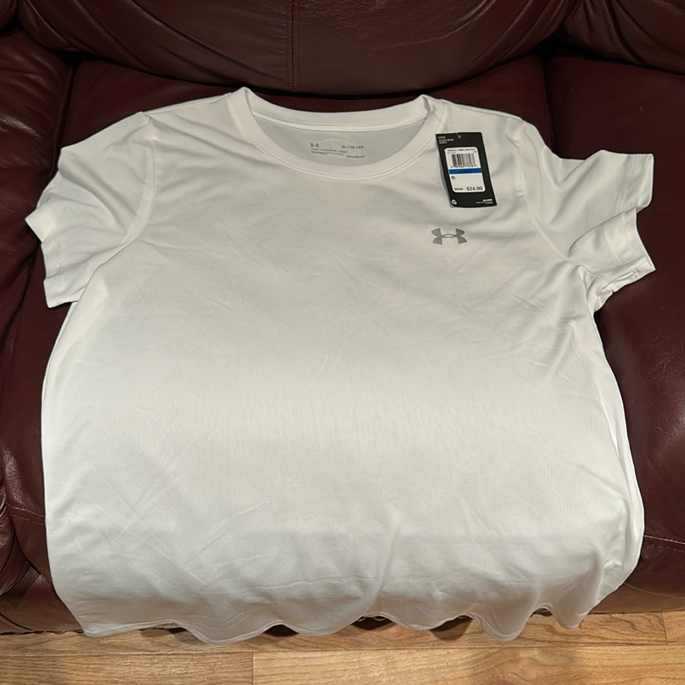 UNDER ARMOUR WOMANS TOP